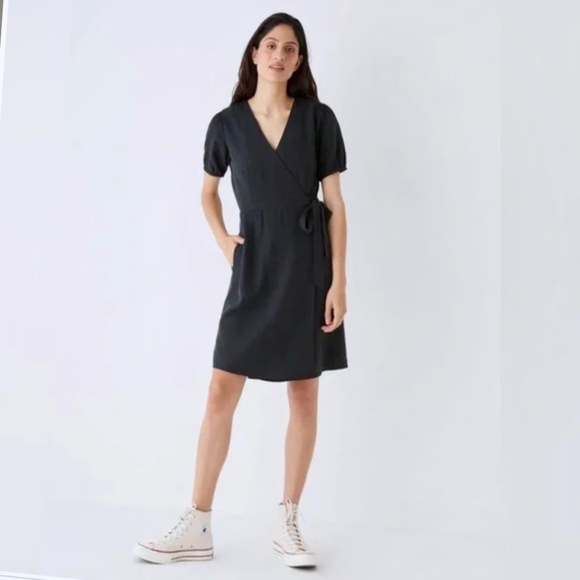 NEW Frank & Oak Short Sleeved Black Wrap Dress Size L - Picture 9 of 14